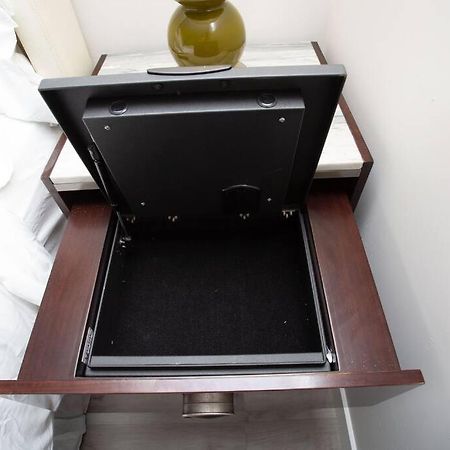 Comfy Studio With Cali King Size Mattress サンディエゴ エクステリア 写真