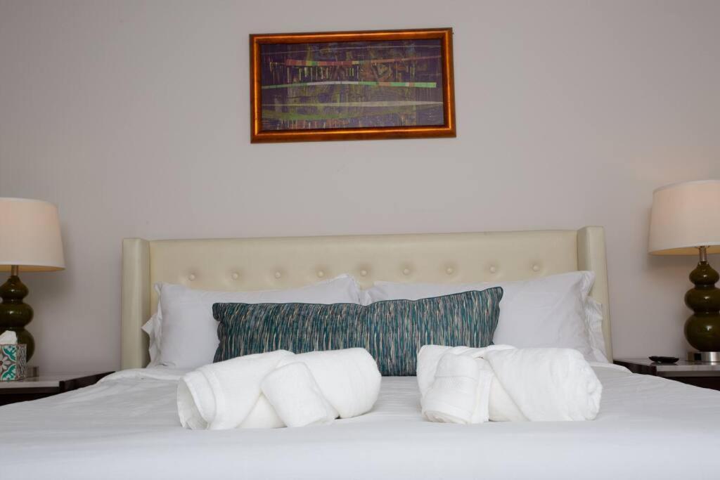 Comfy Studio With Cali King Size Mattress サンディエゴ エクステリア 写真