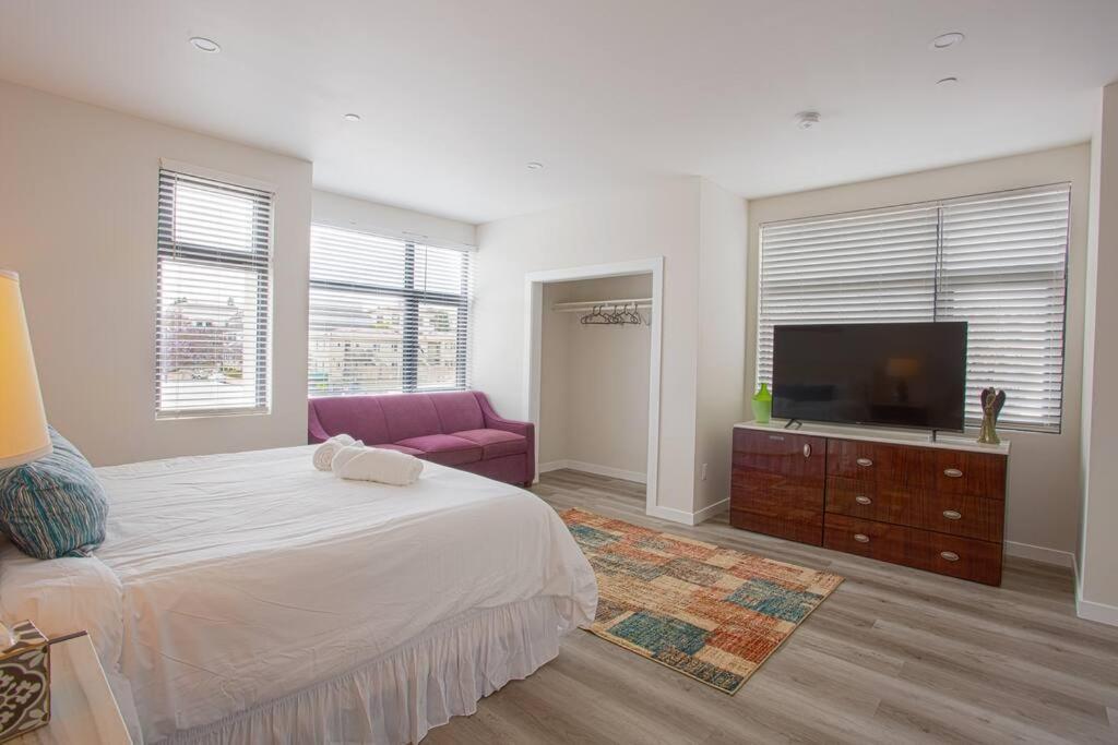 Comfy Studio With Cali King Size Mattress サンディエゴ エクステリア 写真