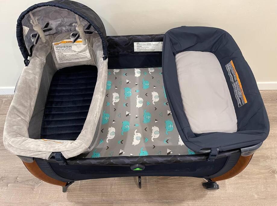 Comfy Studio With Cali King Size Mattress サンディエゴ エクステリア 写真